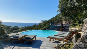 Superbe villa avec piscine chauffée et vue mer à Palombaggia